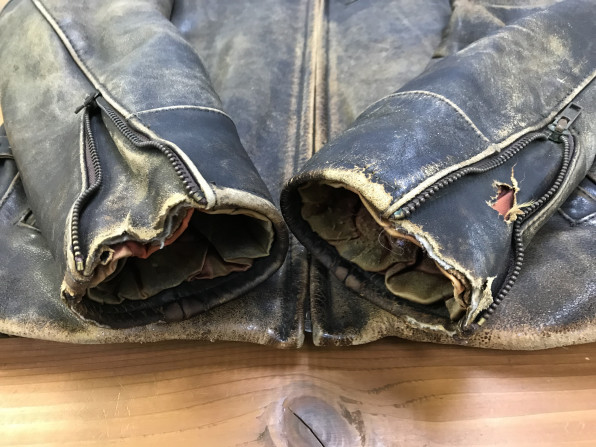 革ジャンの袖口を下駄履かせて修理 Masizin マシジン ジーンズリペアやリブ交換 厚物縫製が得意な洋服お直し屋です
